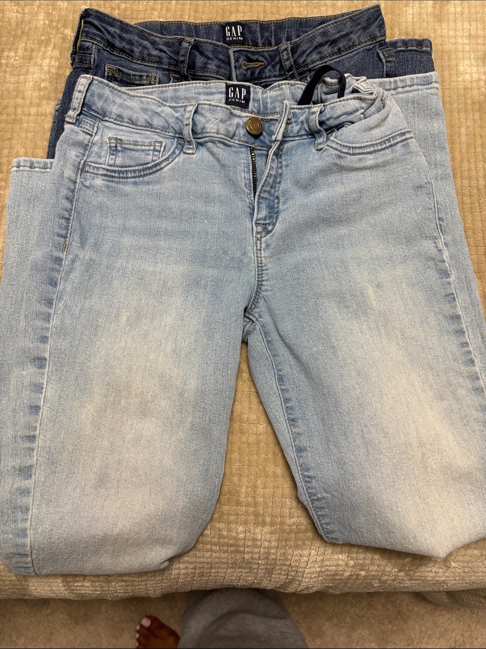 GAP Straight-Leg Super Skinny Girls Jeans in Light and Dark Blue Washes